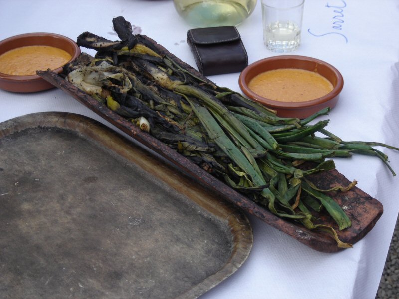 Calçots with romesco