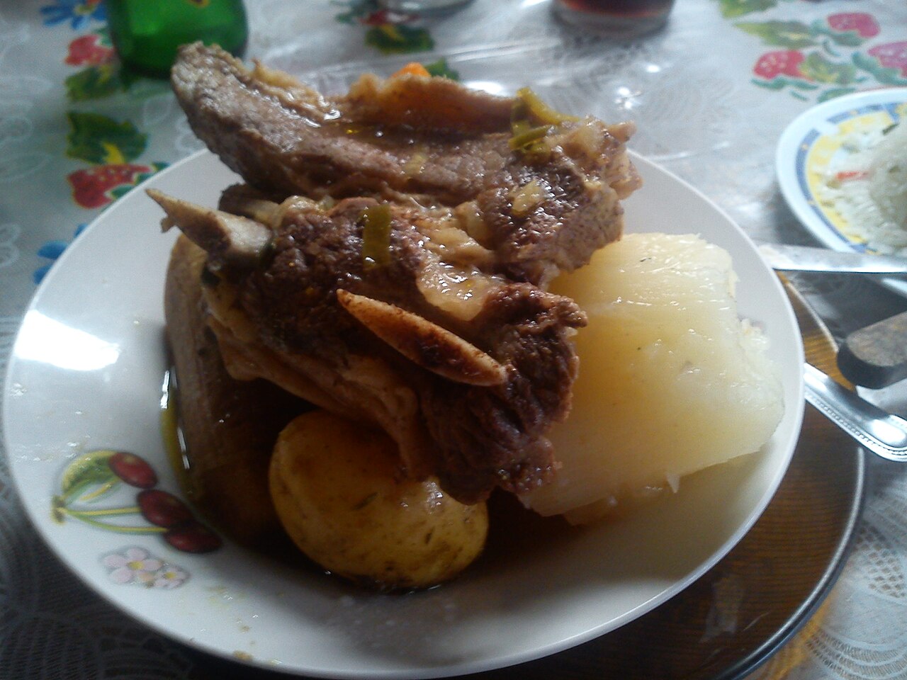 Olla de carne, a serving variation